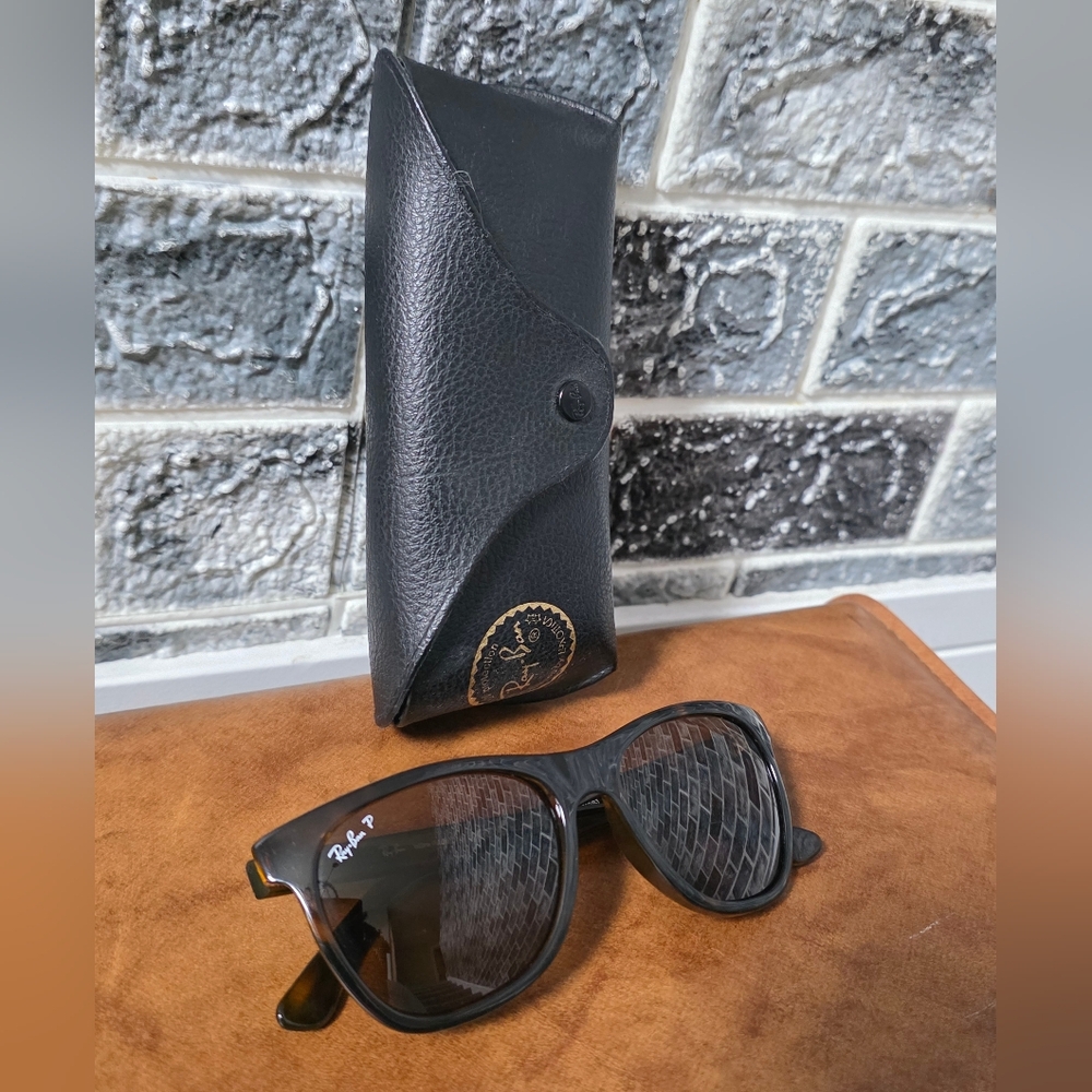 Ray-Ban Brown Sunglasses with Case - Picture 8 of 8